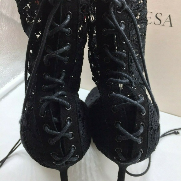 EU 37 Marchesa Mia Black Lace & Suede Ankle Bootie